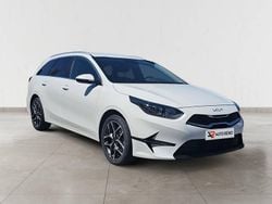 Branco Usado 2023 Kia Ceed Sport Citadino | € 20.790 (Preço elevado)