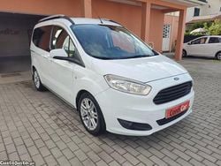 Branco Usado 2017 Ford Tourneo Titanium Sedan | € 13.490
