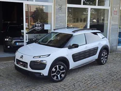 Branco Usado 2016 Citroën C4 PureTech | € 9.950 (Preço justo)