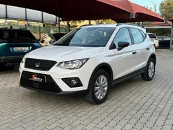 Branco Usado 2017 Seat Arona Style SUV | € 12.850 (Preço justo)
