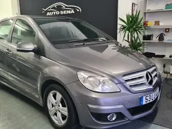Cinza Usado 2011 Mercedes B200 Monovolume | € 10.990