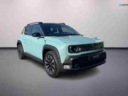 Vermelho Usado 2025 Renault 4 E-Tech Iconic SUV | € 38.990