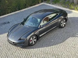 Cinzento Usado 2020 Porsche Taycan 4S Performance Package Sedan | € 65.000
