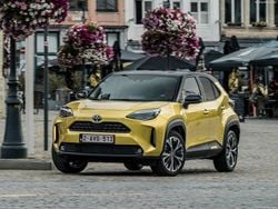 Cinzento Usado 2023 Toyota Yaris Cross Comfort SUV | € 25.750
