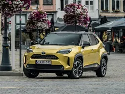 Cinzento Usado 2023 Toyota Yaris Cross Comfort SUV | € 25.750