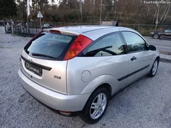Cinza Usado 2001 Ford Focus | € 2.450 (Preço justo)