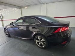 Usado 2014 Lexus IS300h Sedan | € 18.700