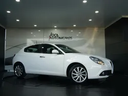 Branco (metalizado) Usado 2018 Alfa Romeo Giulietta Citadino | € 18.500 (Caro)