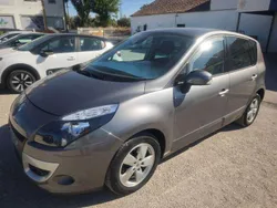 Cinzento Usado 2009 Renault Scénic III Monovolume | € 6.500 (Preço justo)