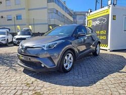 Cinza Usado 2018 Toyota C-HR Comfort SUV | € 20.997 (Preço justo)