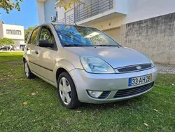 Cinzento Usado 2004 Ford Fiesta ST Citadino | € 3.500 (Preço justo)
