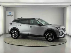 Cinzento Usado 2024 Peugeot e-2008 SUV | € 28.800 (Preço justo)