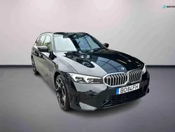 Preto Usado 2024 BMW 330e Comfort Edition Coupé | € 53.100 (Preço elevado)