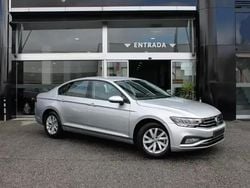 Cinzento Usado 2021 VW Passat Elegance Sedan | € 22.500 (Preço justo)