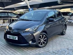 Cinza Usado 2020 Toyota Yaris Hybrid Comfort | € 17.990 (Preço justo)