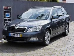 Cinzento Usado 2012 Skoda Octavia Sport Carrinha | € 8.950 (Preço justo)