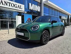 Vermelho Usado 2024 Mini Cooper Favoured Citadino | € 32.900