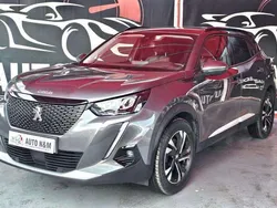 Cinzento Usado 2021 Peugeot 2008 Allure SUV | € 23.900 (Preço elevado)