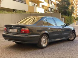 Cinzento Usado 2001 BMW 523 Sedan | € 9.000