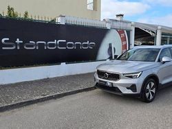 Cinzento Usado 2022 Volvo XC40 SUV | € 31.900 (Preço justo)