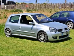 Usado 2001 Renault Clio II R.S. | € 18.500