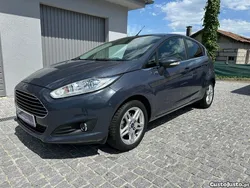Cinza Usado 2015 Ford Fiesta Titanium Citadino | € 8.950 (Preço justo)