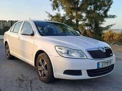 Usado 2011 Skoda Octavia Sedan | € 4.500 (Bom preço)
