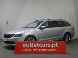 Cinzento claro metalizado Usado 2019 Skoda Octavia Style Carrinha | € 15.950 (Preço justo)
