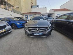 Cinzento Usado 2014 Mercedes 200 | € 16.300
