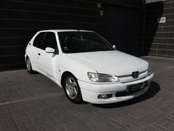 Branco Usado 2000 Peugeot 306 | € 990