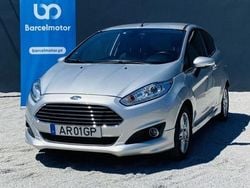 Cinzento Usado 2015 Ford Fiesta Titanium Citadino | € 11.500 (Preço elevado)