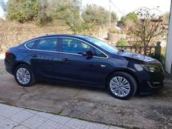 Usado 2014 Opel Astra Sedan | € 5.500 (Bom preço)