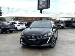 Preto Usado 2023 Peugeot 208 Allure Citadino | € 18.500 (Preço justo)