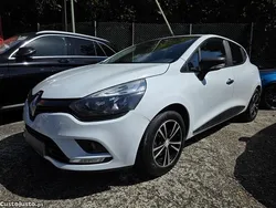 Branco Usado 2020 Renault Clio V Zen | € 12.900 (Bom preço)