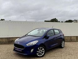 Azul escuro Usado 2017 Ford Fiesta SYNC Edition Citadino | € 11.950 (Preço justo)