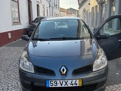 Usado 2008 Renault Clio III Sedan | € 4.000