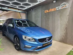 Azul Usado 2015 Volvo V60 R-Design Carrinha | € 14.990 (Preço justo)