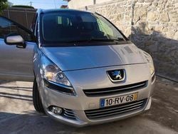 Cinzento Usado 2011 Peugeot 5008 Monovolume | € 6.500 (Super Preço)