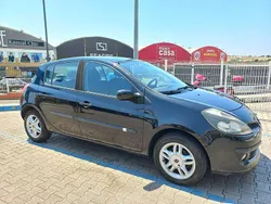 Usado 2006 Renault Clio III Sedan | € 2.800
