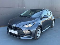 Cinza (pintura metalizada) Usado 2024 Toyota Yaris Comfort | € 24.750 (Preço justo)