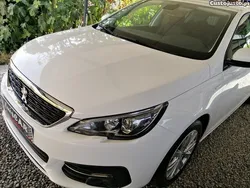 Branco Usado 2019 Peugeot 308 Style | € 14.950 (Preço justo)