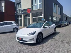Branco Usado 2023 Tesla Model 3 Standard Range Plus Sedan | € 31.999