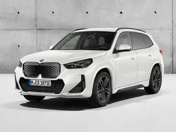 Branco mineral metalizada Novo 2025 BMW iX1 Shadowline SUV | € 59.355 (Preço justo)