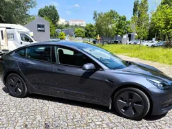 Cinzento Usado 2022 Tesla Model 3 Sedan | € 39.550 (Preço elevado)