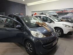 Cinza escuro Usado 2006 Peugeot 107 Citadino | € 3.990 (Preço justo)
