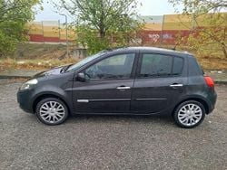Usado 2011 Renault Clio II Sedan | € 4.250 (Preço justo)