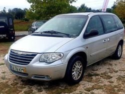 Cinzento Usado 2004 Chrysler Voyager Monovolume | € 2.990