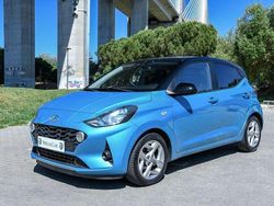Azul Usado 2020 Hyundai i10 Comfort Citadino | € 12.950 (Preço justo)