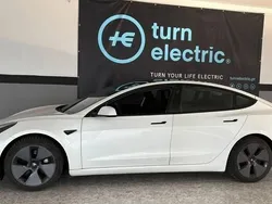 Branco Usado 2021 Tesla Model 3 Sedan | € 24.900 (Preço justo)