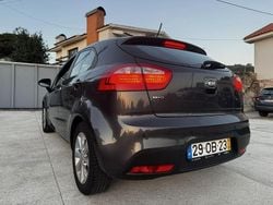 Usado 2013 Kia Rio Sedan | € 6.600 (Bom preço)